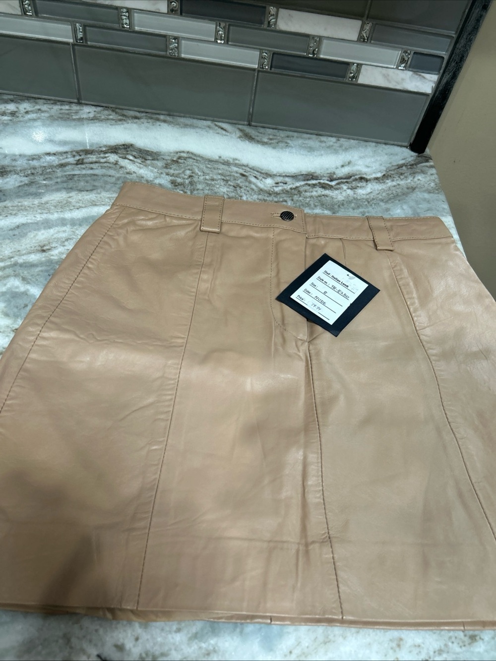 Trek New York Tan Nude  Genuine Italian  Leather Mini Skirt Size  8 New Tags Y2k